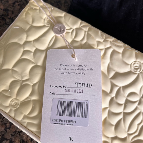 Authentic Chanel Chain Flap Bag Camellia Patent East West - Picture 15 of 16